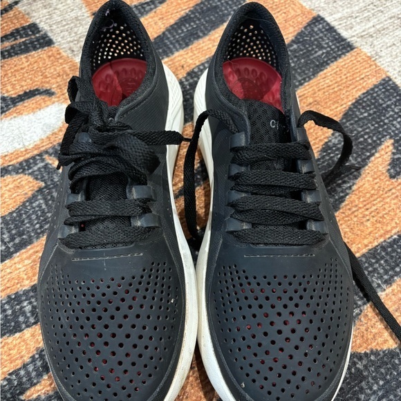 CROCS Black and Red Sneakers with Breathable Mesh Design - Picture 1 of 9